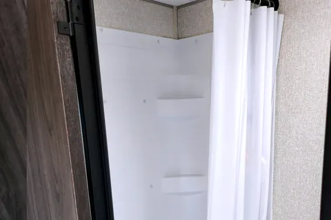 Off-Grid Escaper