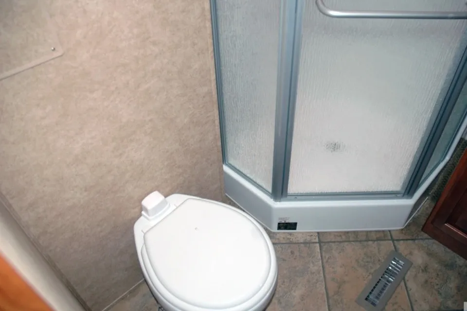 2 Bedrooms/2 Washrooms/Sleeps 9