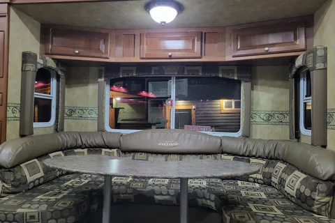 2 BEDROOMS/2 BATH/2 FRIDGES