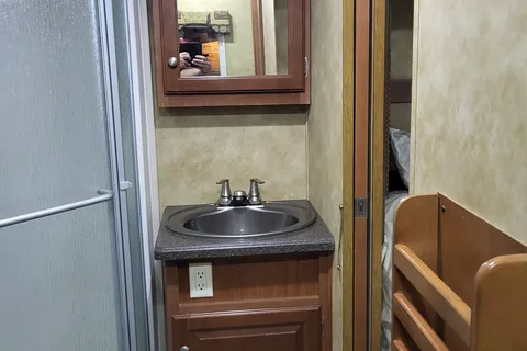 2 BEDROOMS/2 BATH/2 FRIDGES