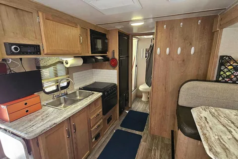 23ft 2019 Winnebago with Bunk Beds