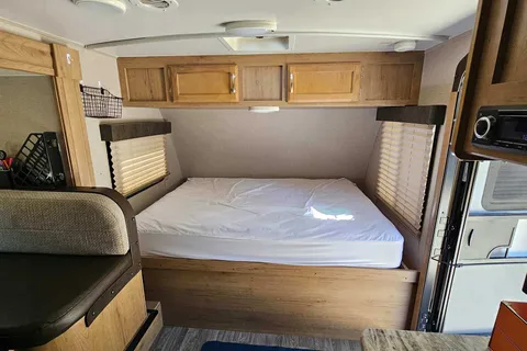 23ft 2019 Winnebago with Bunk Beds