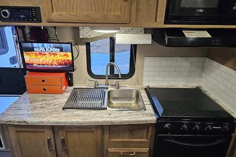 23ft 2019 Winnebago with Bunk Beds