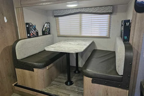 23ft 2019 Winnebago with Bunk Beds