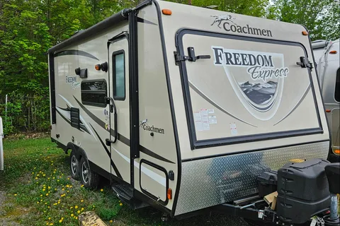 JR's Coachmen 21TQX Hybrid