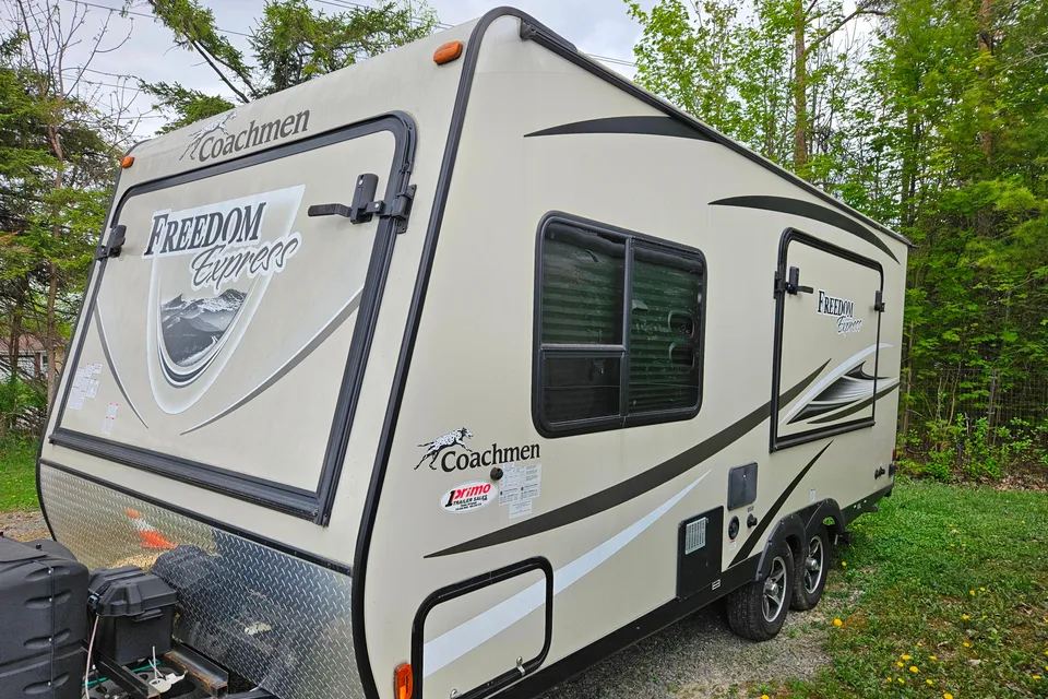 JR's Coachmen 21TQX Hybrid