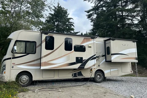 Stephane Thor Motor Coach Ace Classe A