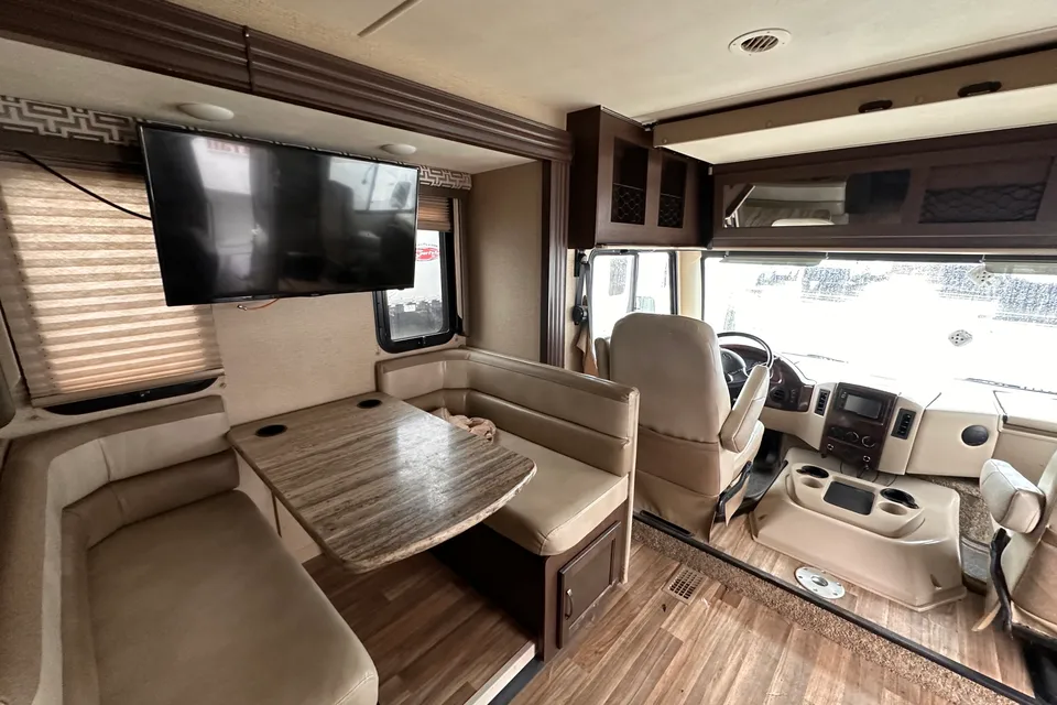 Stephane Thor Motor Coach Ace Classe A