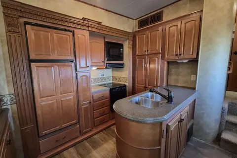 Murray's Heartland BigHorn Fifth Wheel