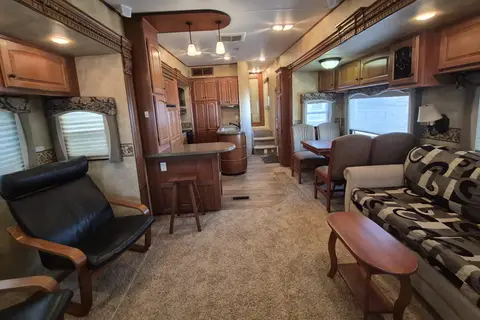 Murray's Heartland BigHorn Fifth Wheel