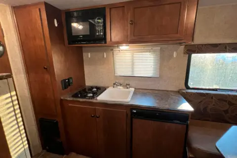 03 - 2019 - SPORTSMAN - BUNKS - 2200lbs - SLEEPS 4