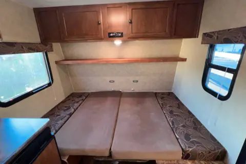 03 - 2019 - SPORTSMAN - BUNKS - 2200lbs - SLEEPS 4