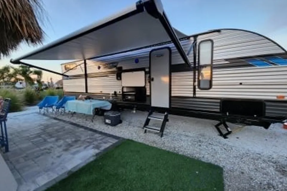 Glamping with Bunkhouse!