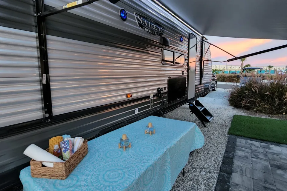 Glamping with Bunkhouse!