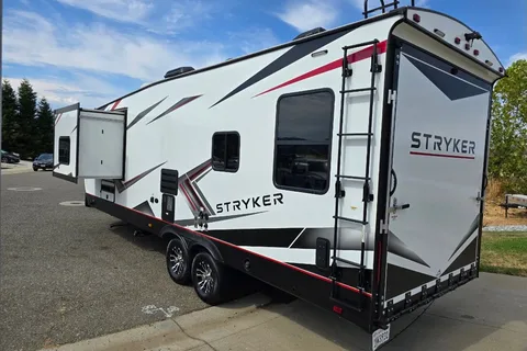 Austin's Cruiser RV Stryker2714 Toy Hauler