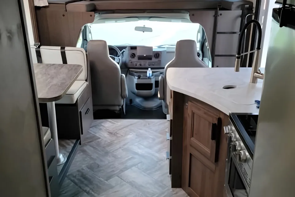 Michael's Forrester Sunseeker  Ford  Class C