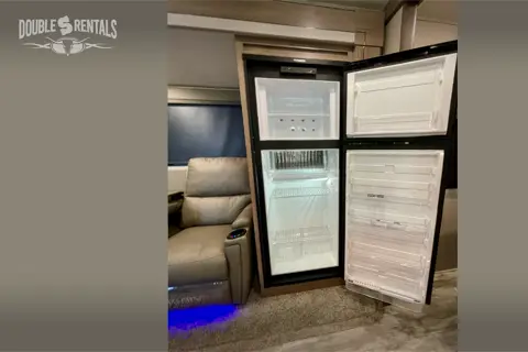 IMAGINE w/ Private Master, Bunks, Luxury Recliners & Outdoor Kitchen
