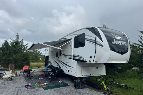 Gary's Jayco Eagle HT 29.5BHDS Fifth Wheel
