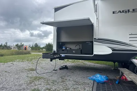 Gary's Jayco Eagle HT 29.5BHDS Fifth Wheel