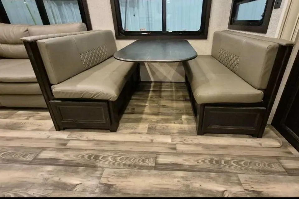 Gary's Jayco Eagle HT 29.5BHDS Fifth Wheel