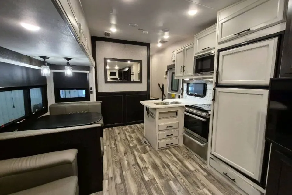 Gary's Jayco Eagle HT 29.5BHDS Fifth Wheel