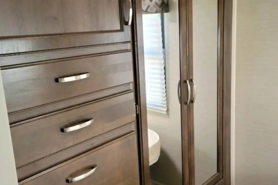 "Jupiter" the Bunkhouse Motorhome | Sleeps 8