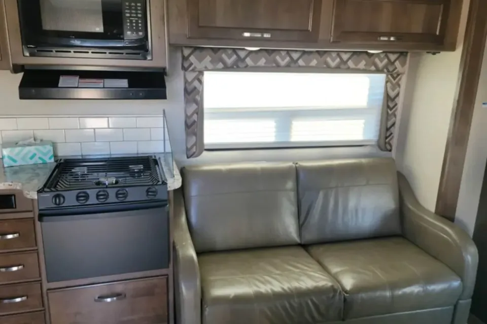 "Jupiter" the Bunkhouse Motorhome | Sleeps 8