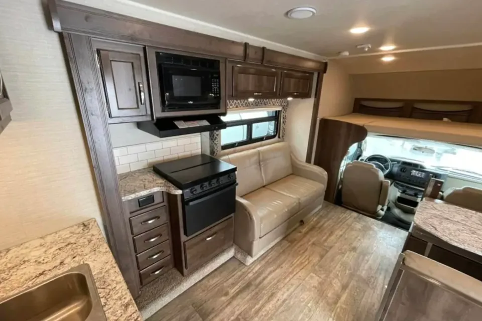 "Jupiter" the Bunkhouse Motorhome | Sleeps 8