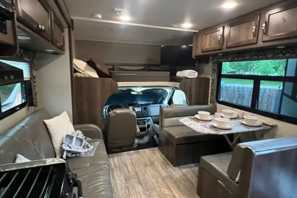 "Jupiter" the Bunkhouse Motorhome | Sleeps 8