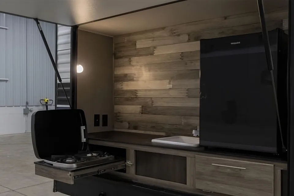 ποΈ CrossRoads Zinger ZR328SB β Your Spacious Home Away From Home!