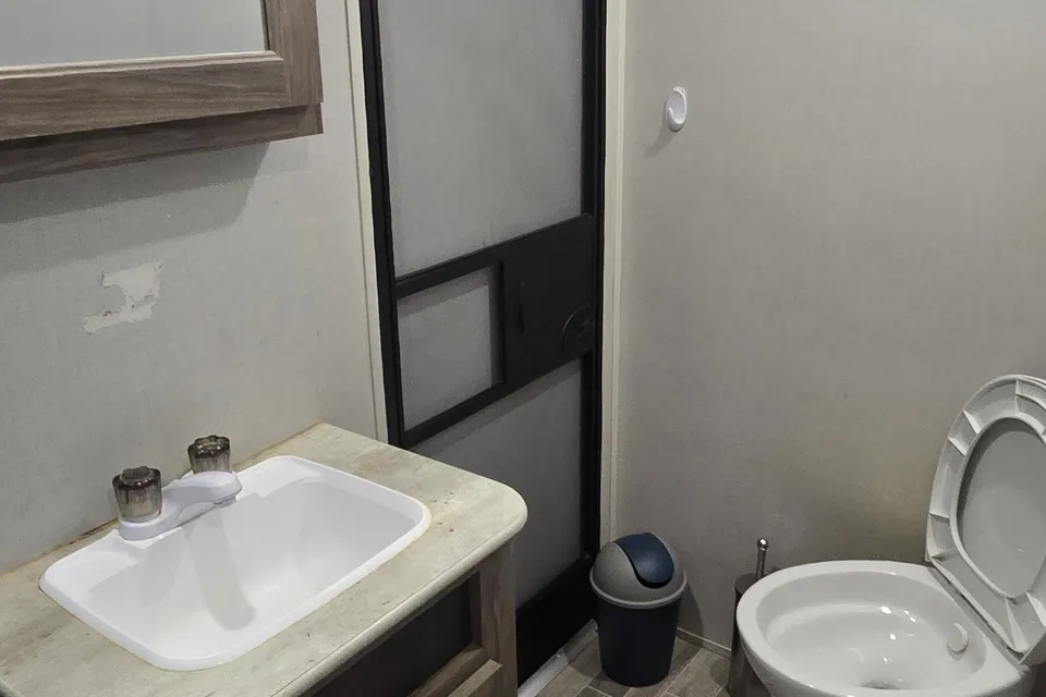 ποΈ CrossRoads Zinger ZR328SB β Your Spacious Home Away From Home!