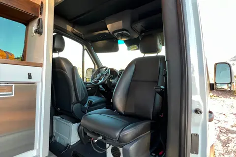 The Elite Explorer - Luxury Off-Grid 4x4 Sprinter Van (Seattle/Tacoma)