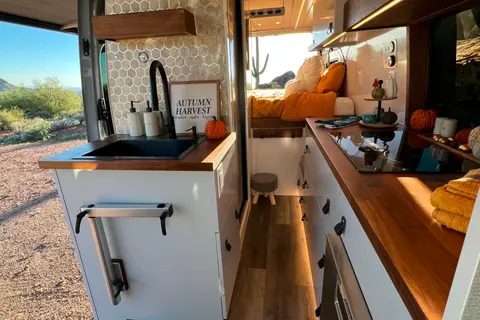 The Elite Explorer - Luxury Off-Grid 4x4 Sprinter Van (Seattle/Tacoma)