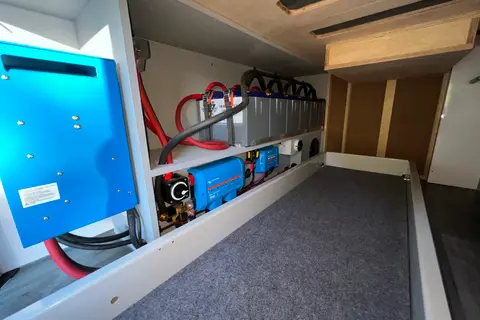 The Elite Explorer - Luxury Off-Grid 4x4 Sprinter Van (Seattle/Tacoma)