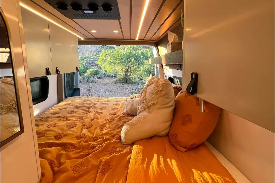 The Elite Explorer - Luxury Off-Grid 4x4 Sprinter Van (Seattle/Tacoma)
