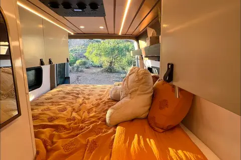 The Elite Explorer - Luxury Off-Grid 4x4 Sprinter Van (Seattle/Tacoma)