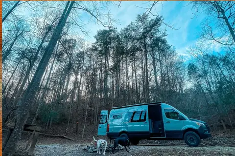 The Elite Explorer - Luxury Off-Grid 4x4 Sprinter Van (Seattle/Tacoma)