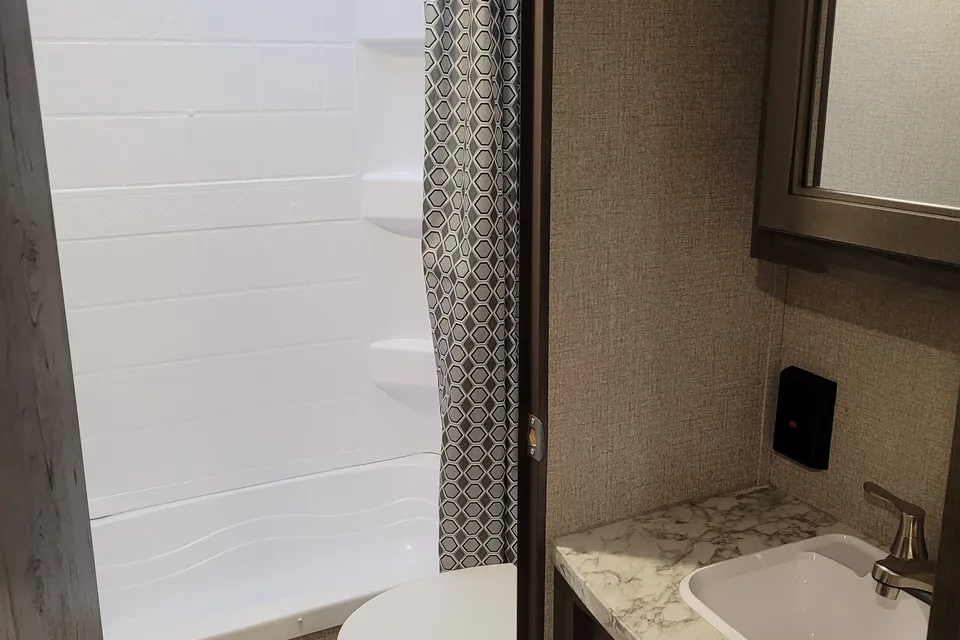 🌟5 Star Travel Trailer- sleeps 8! Comfort and luxury 
