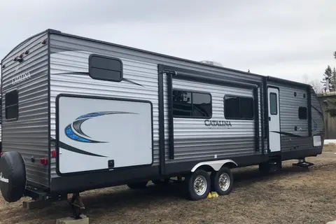 Costa’s Lake Superior Coachmen Travel Trailer