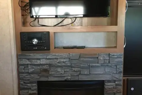 Costa’s Lake Superior Coachmen Travel Trailer