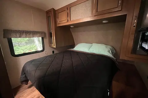 Costa’s Lake Superior Coachmen Travel Trailer