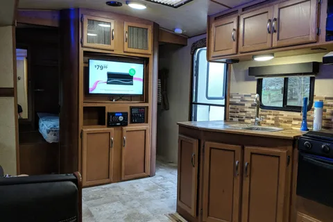 Richard's Crossroads Sunset Ultra Lite 29RB Travel Trailer