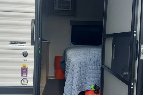 Davaskar's Coleman  R models 2025 Travel Trailer