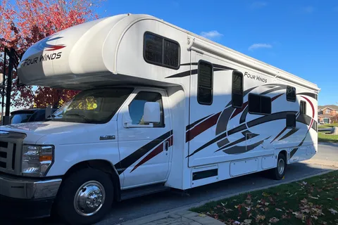 G&G Thor Motor Coach Four Winds Class C