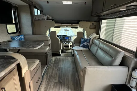 G&G Thor Motor Coach Four Winds Class C