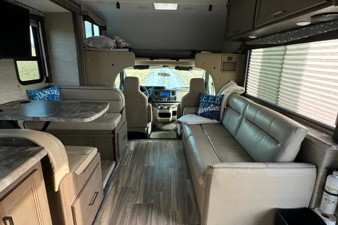 G&G Thor Motor Coach Four Winds Class C