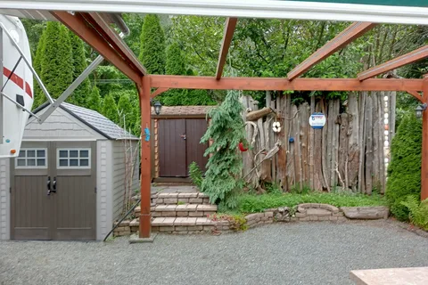 Harrison Hot Springs Set location - non moveable