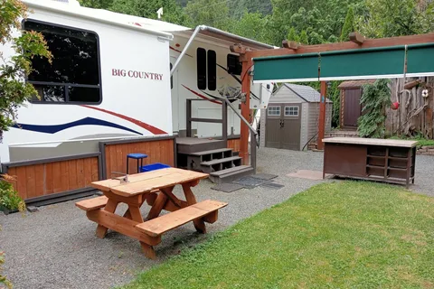 Harrison Hot Springs Set location - non moveable