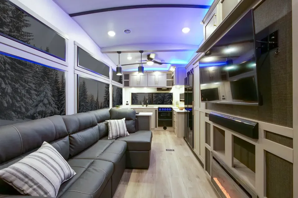 Canyon Lake Retreat RV Cottage