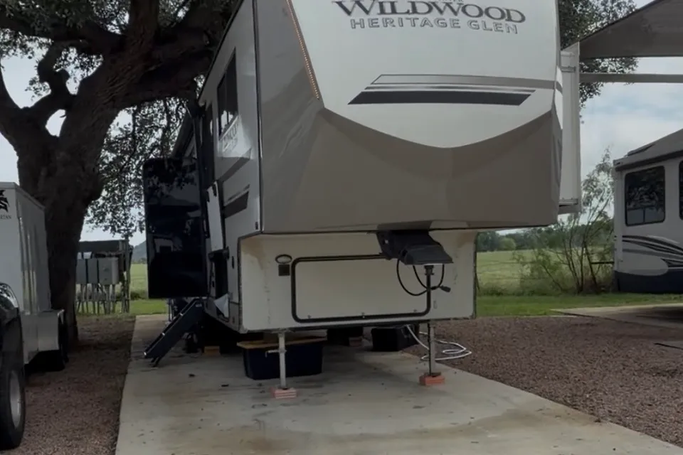 Canyon Lake Retreat RV Cottage